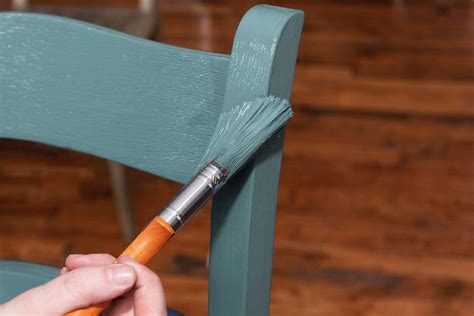 Как покрасить мебель в домашних условиях