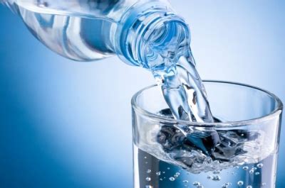 Сколько можно пить минеральной воды в день