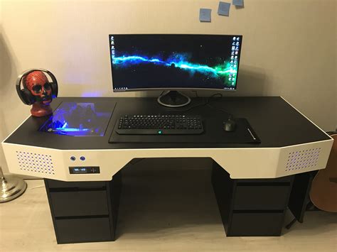 Умный стол для компьютера