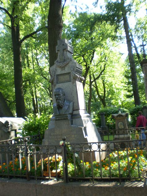 Могила достоевского в петербурге
