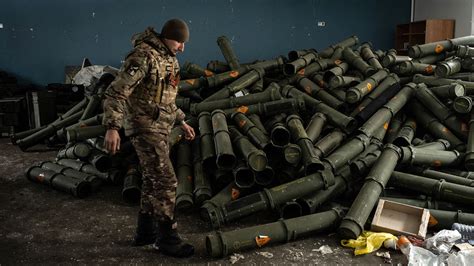Поставки вооружения на украину