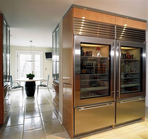Холодильник с прозрачной дверью